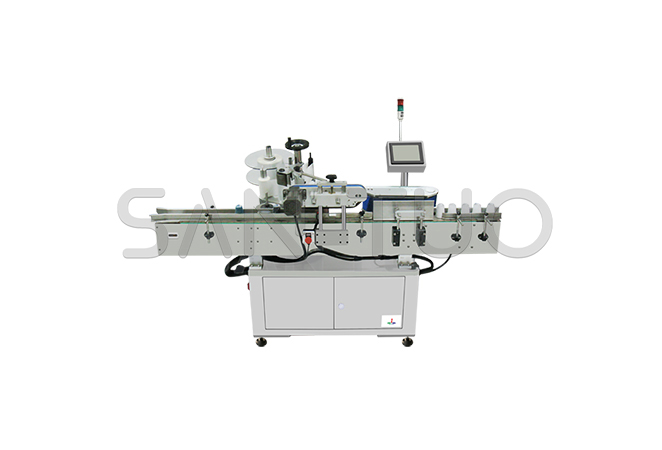 Conical bottle labeling machine