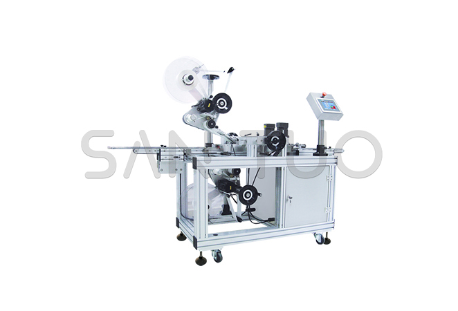 Up and down flat labeling machine